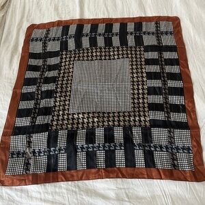 Oscar de la Renta Monochrome Houndstooth vintage silk scarf